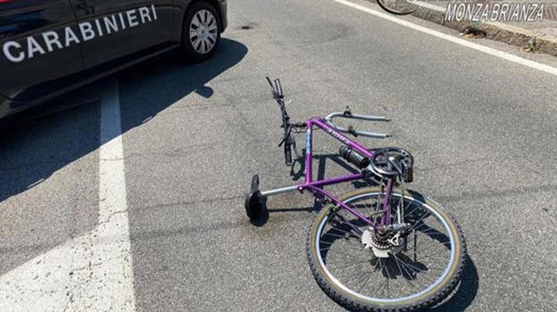 Albiate, 28enne ruba un’auto ed investe un ciclista: poi scopre che era suo padre