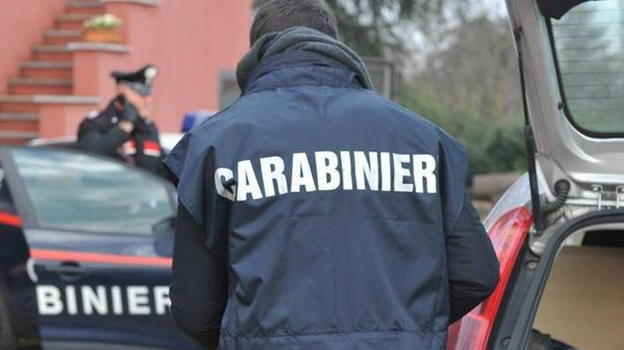 Uccide il marito tre mesi dopo le nozze e si costituisce: "Mi picchiava e tradiva continuamente"
