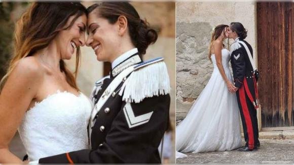 Nozze in divisa, Elena e Claudia si sposano: colpo di sciabola e picchetto d’onore in alta uniforme