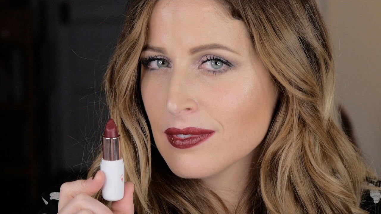 Clio MakeUp, il viaggio in montagna con le figlie: è polemica social