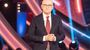 GF Vip 7, salta un concorrente annunciato da Signorini: l’indiscrezione