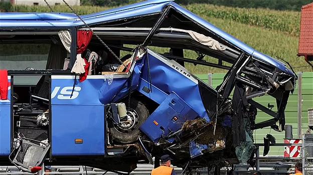 Croazia: si schianta bus di fedeli diretti a Medjugorje, almeno 12 i morti