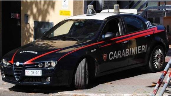 Arrivano per uno sfratto ma cambiano la serratura sbagliata: proprietaria contatta i carabinieri