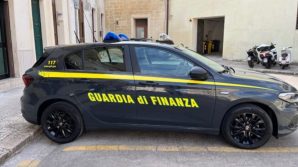 Associazione per delinquere, arrestati attuale ed ex sindaco di Otranto: 57 indagati