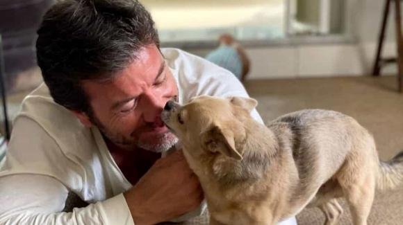 L’attore Paolo Conticini distrutto dal dolore dopo l’addio al suo cane Iago
