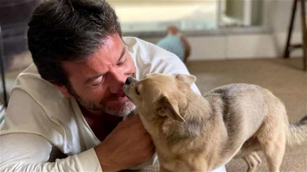 L’attore Paolo Conticini distrutto dal dolore dopo l’addio al suo cane Iago