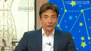 Paolo Fox, ottobre sarà il mese della svolta: soldi a palate e felicità per questo segno