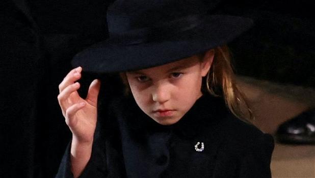 Il significato nascosto della spilla indossata dalla principessa Charlotte