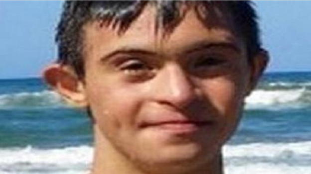 Ragazzo con sindrome di Down salva una ragazza dall’annegamento, ma quello che fa la madre è assurdo