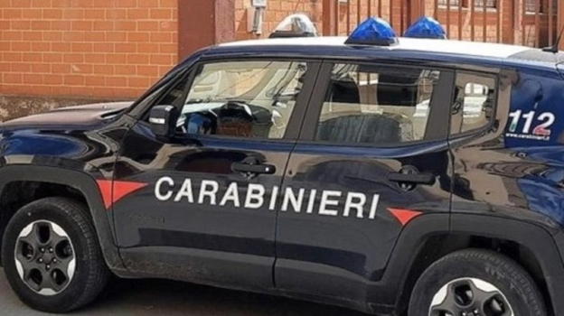 Trovato impiccato in giardino: tragedia a Galatina
