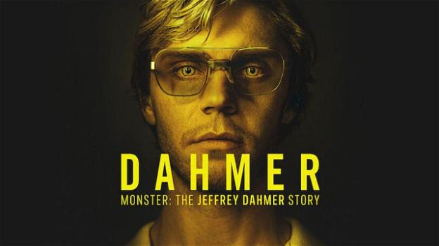 Dahmer, la madre di una delle vittime contro la serie Netflix: "Tutto falso". I familiari si ribellano