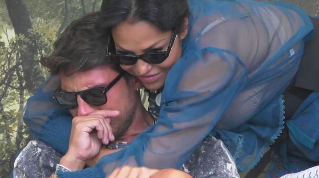 GF Vip, Daniele Dal Moro in lacrime: "A 14 anni ho iniziato a provare tutte le droghe ed ho pensato di morire"