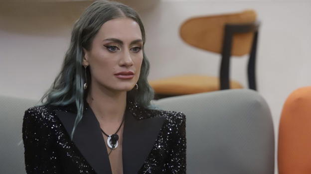 GF Vip 7, il racconto di Nikita Pelizon: "A 16 anni doveva sposarmi, ma sono scappata di casa. Ho pensato al suicidio"
