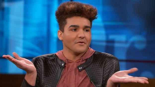 Influencer blocca i suoi parenti sui social: "Se avessero seguaci o diventassero ricchi parlerei di nuovo con loro"