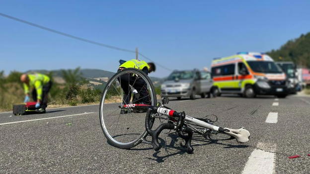 "Investire un ciclista per educarne cento", automobilista assolto dopo la frase su Facebook