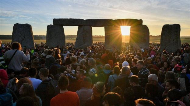 Oggi è il Solstizio d’Inverno, il giorno più corto dell’anno: festa anche a Stonehenge