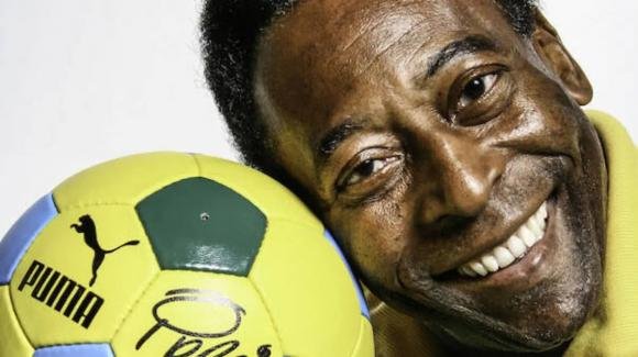 Addio a Pelé, leggenda del calcio scomparsa all’età di 81 anni
