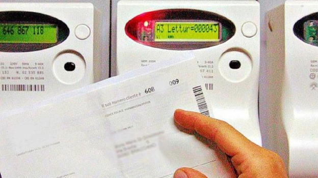 Bollette, elettricità: riduzione del 19% nel primo trimestre del 2023