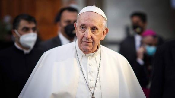 Papa Francesco: “Essere omosessuali non è un crimine", e condanna le leggi anti-gay nel mondo