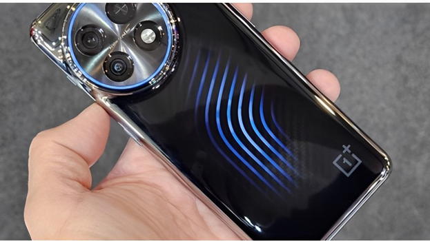 OnePlus 11 Concept: al MWC 2023 svelato lo smartphone con dissipazione a liquido
