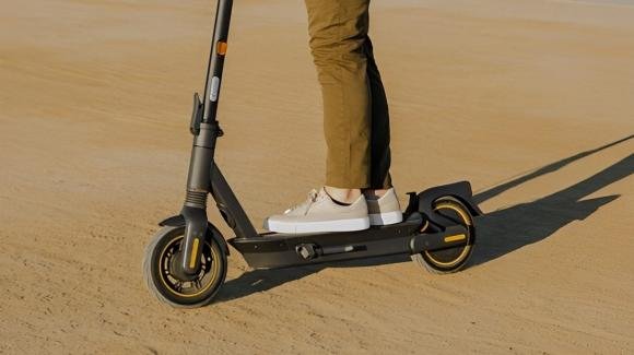 MWC 2023: Segway-Ninebot mette su strada a Barcellona vari monopattini, ma anche un go-kart e uno scooter elettrico