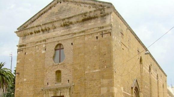 Clamoroso furto in chiesa a Brindisi: asportati preziosi e oggetti sacri