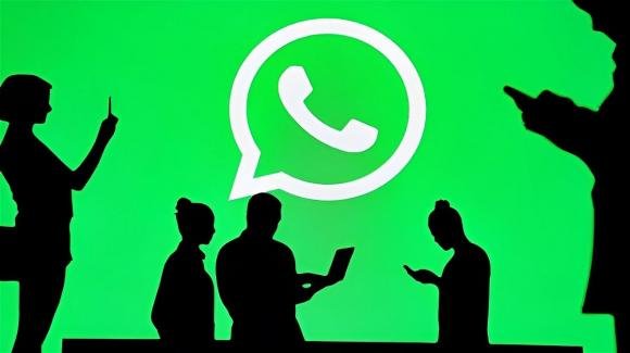 WhatsApp: in roll-out i gruppi in comune con un contatto che si cerca, novità per le Community