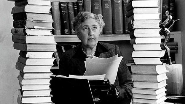 I libri di Agatha Christie verranno riscritti: via gli insulti e le frasi offensive o razziste