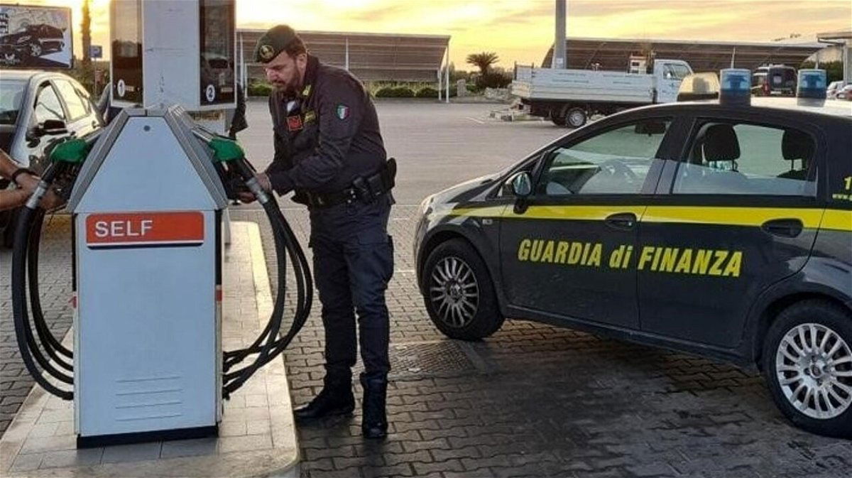 Frode Nel Commercio Di Carburanti Nel Salento: Indagata Una 73enne