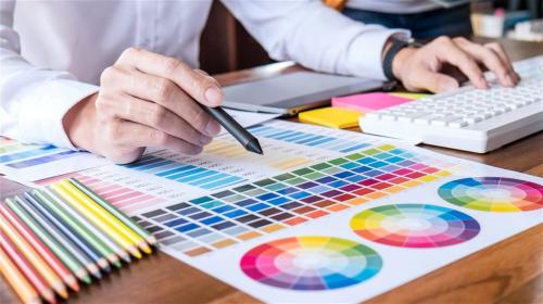 Colori e culture: l'importanza dell'armocromia nella storia umana