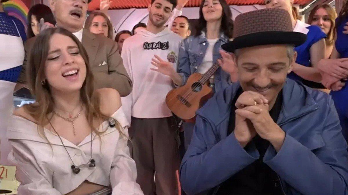 Fiorello e Angelina Mango a Viva Rai2, una gaffe memorabile e il futuro  luminoso della cantante