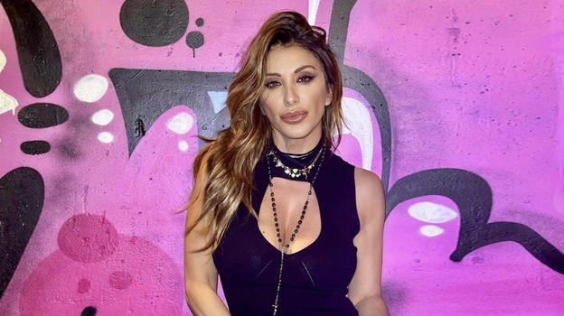 Sabrina Salerno mette a tacere le fake news: "Il mio seno non è rifatto"
