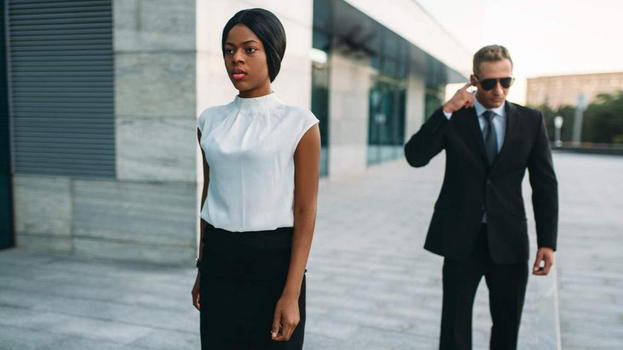 Bodyguard gratis a tutte le donne per "l’ultimo appuntamento"