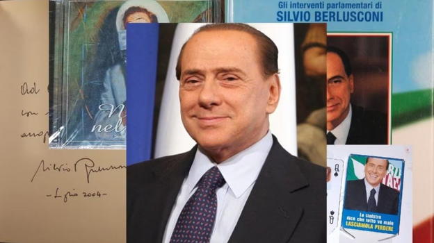 Gadget di Silvio Berlusconi in vendita su eBay: oggetti rari e autografati