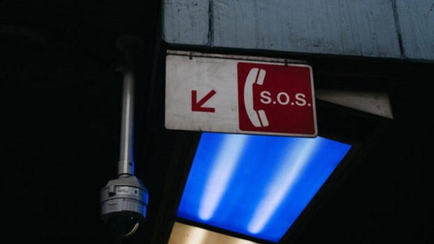 Chiamate false da smartphone: l’allarme delle forze di polizia
