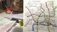 10 anni e un grande amore per il metrò di Milano: “Disegna le mappe aggiornate e vuole diventare tranviere”