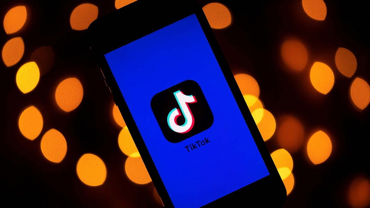 TikTok launches a project for rising stars and inks new deal with Warner Music