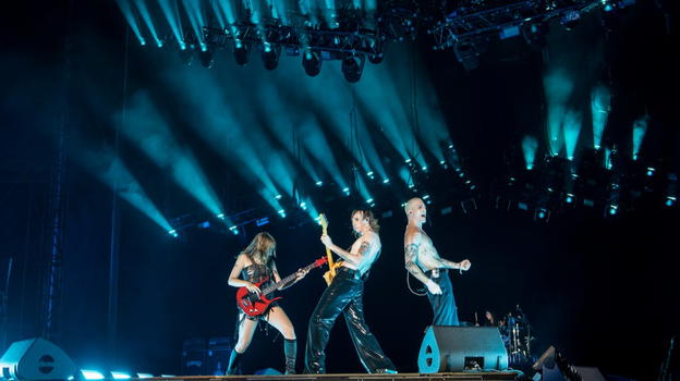 I Måneskin riempiono lo Stadio Olimpico: il rock che unisce famiglie, bambini e le Måmmeskin