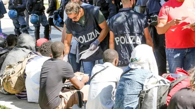 Immigrato arrestato per furto, il gip chiede una valutazione sui disturbi mentali causati dal viaggio migratorio