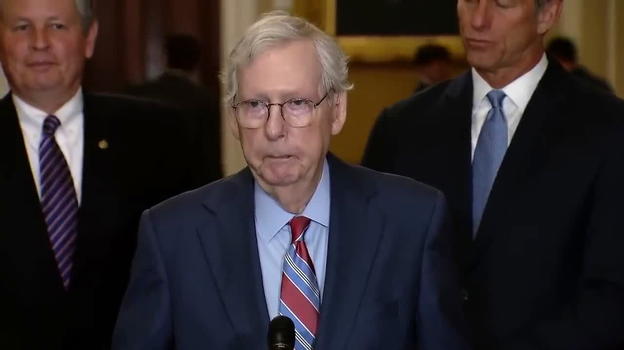 Senatore americano resta bloccato per 20 secondi per colpa dell’afasia