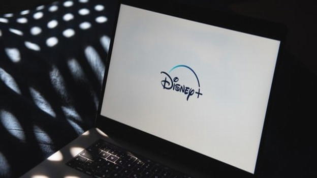 Disney+ rincara la dose: più caro, con pubblicità e meno condivisione