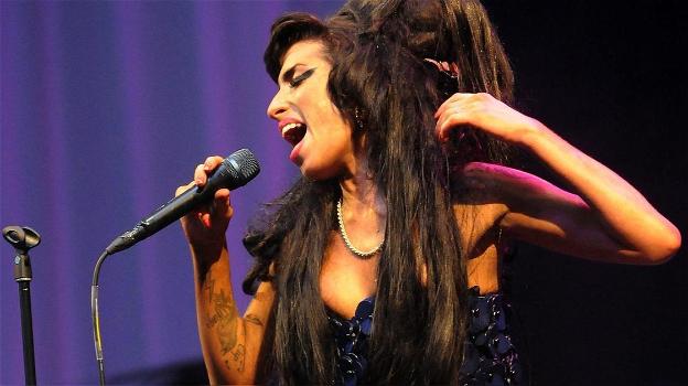 Oggi Amy Winehouse avrebbe compiuto 40 anni: i ricordi delle persone che la amavano
