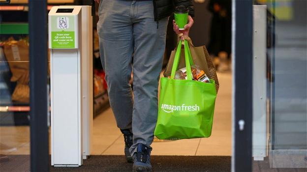 Amazon sviluppa una tecnologia cashierless per i negozi di abbigliamento