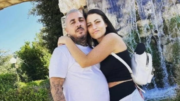 La moglie di Mister Pella Pazzo su TikTok: “Dopo il funerale false raccolte di soldi, non donate niente”