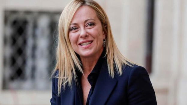 Giorgia Meloni, la nuova vita da mamma single: le amiche, la parrucchiera e la figlia