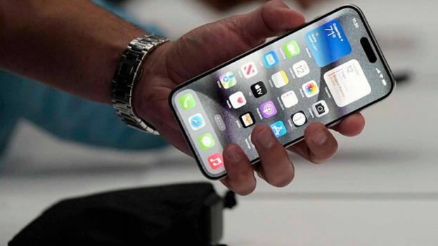 iPhone 15: un retro in vetro troppo fragile