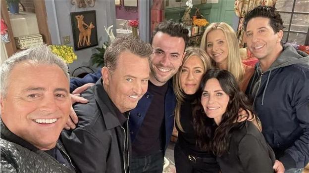 Il cast di "Friends" pianifica una reunion speciale per onorare Matthew Perry