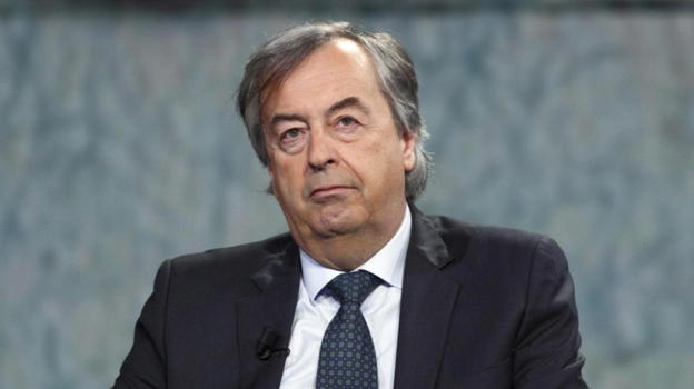 Roberto Burioni dichiara: "Il covid è contagiosissimo, chi ha i sintomi deve stare a casa"