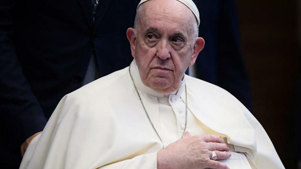 “Il signor Bergoglio è anticristo, usurpatore e gesuita massone