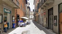 Prato: "Metti il guinzaglio al pitbull", avvocato malmenato dal proprietario per la richiesta